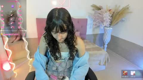 mily_tay online show from April 9, 11:48 am