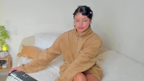 Mimii  online show from February 21, 5:42 pm