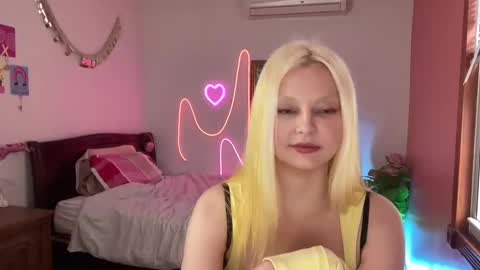 mimsymarlo online show from February 15, 7:06 pm