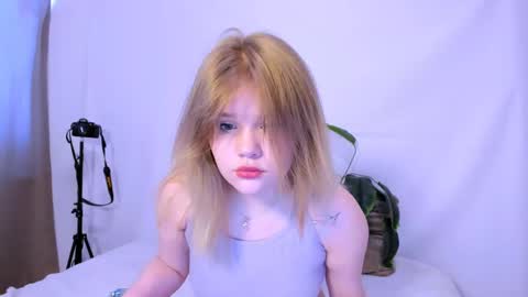 hi Im Mina  online show from March 6, 6:08 am