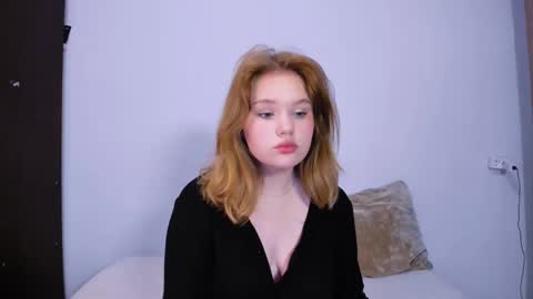 hi Im Mina  online show from September 19, 11:20 am