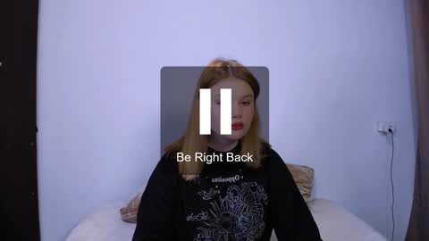 hi Im Mina  online show from September 29, 12:43 pm