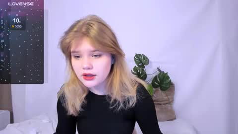 hi Im Mina  online show from March 5, 5:40 am