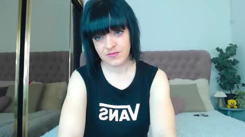 Molly online show from March 6, 9:04 am