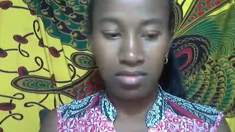 minouch211907 online show from October 1, 4:39 am