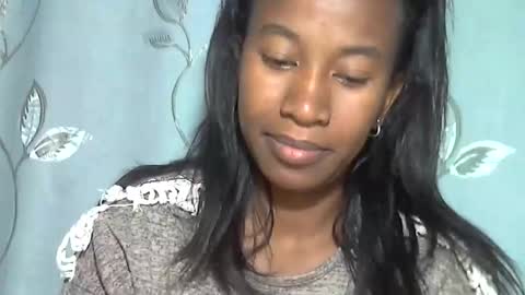 minouch211907 online show from April 2, 2:42 am