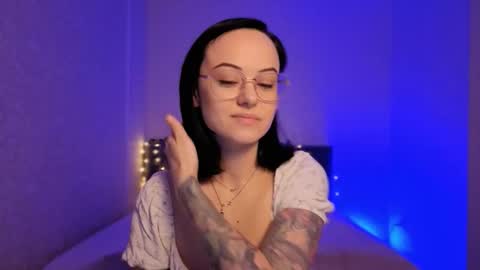 MiraSkyy online show from March 8, 4:44 pm