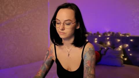 MiraSkyy online show from April 8, 7:16 pm