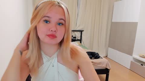 miss__selena online show from December 27, 12:07 am