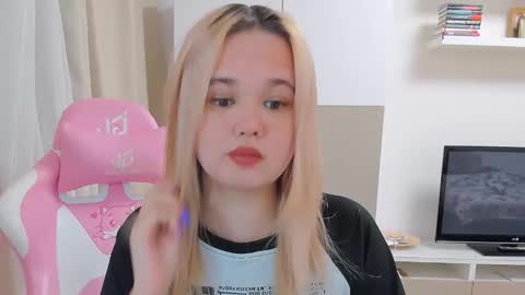 miss__selena online show from February 18, 5:22 pm