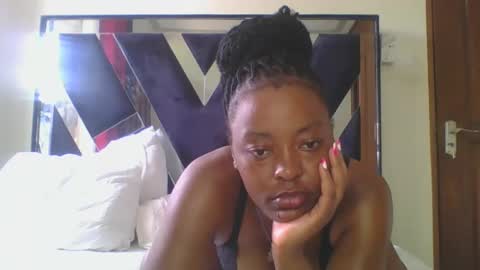 miss_dree online show from December 5, 7:27 am