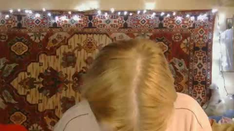 Elis online show from November 6, 12:33 pm