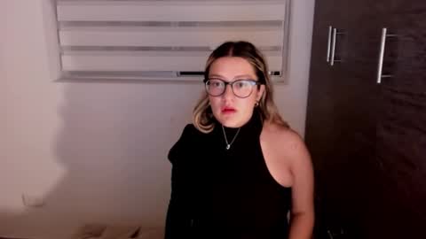 Ema online show from February 20, 11:32 pm