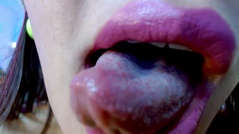 Miss Evoleth online show from March 6, 2:18 pm