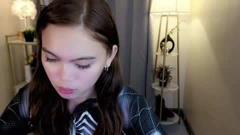 miss_kyrstyn online show from April 24, 5:49 pm
