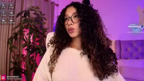 Amy Olivera online show from September 9, 1:33 pm