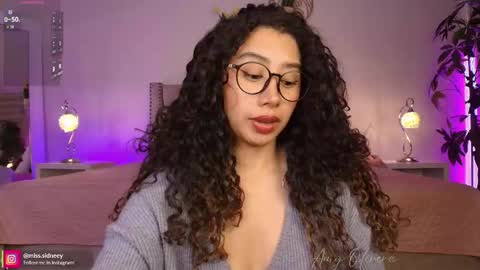 Amy Olivera online show from November 13, 1:21 pm