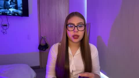 sophi 3 online show from June 4, 7:07 pm