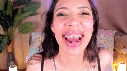 Miss Veronica online show from August 5, 1:39 pm