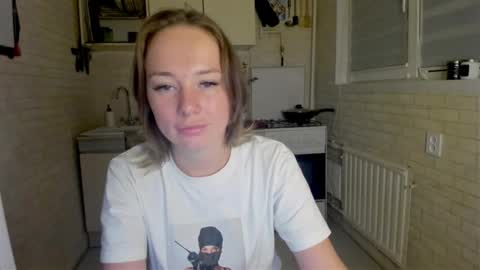 miss_you20 online show from October 22, 9:09 pm