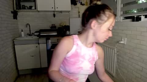 miss_you20 online show from September 13, 10:40 pm