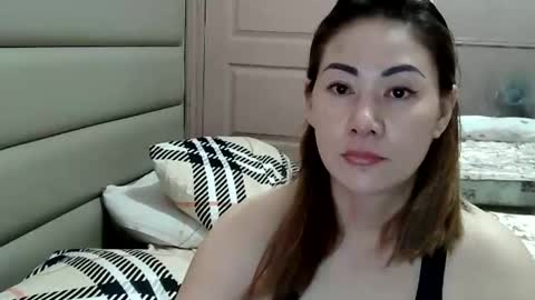 HOT MOMMY ZEPHYR online show from March 17, 2:04 am