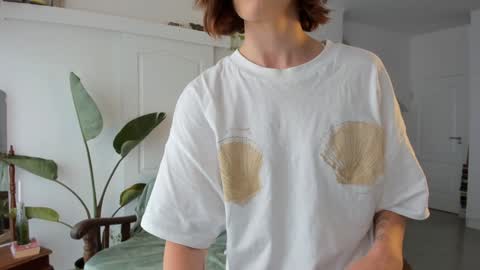 Alexandra Thorn online show from December 2, 11:34 am