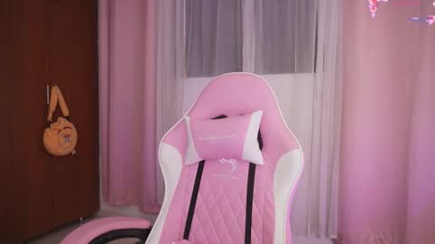 missara_ online show from December 16, 2:17 am