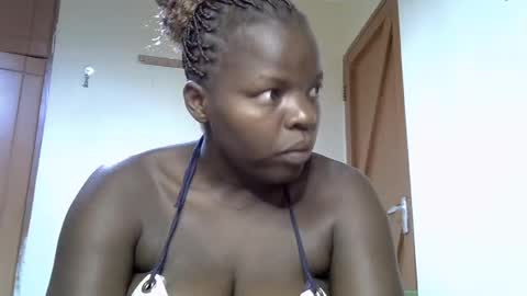 misscandy352_ online show from June 17, 5:53 am