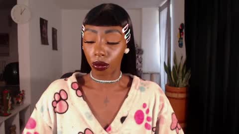 Emilie Diaz online show from April 17, 4:53 pm