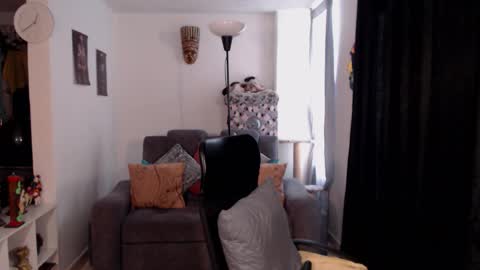 Emilie Diaz online show from March 26, 4:20 pm