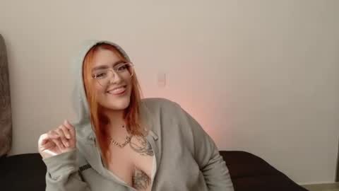 missevans_ online show from June 16, 3:13 pm