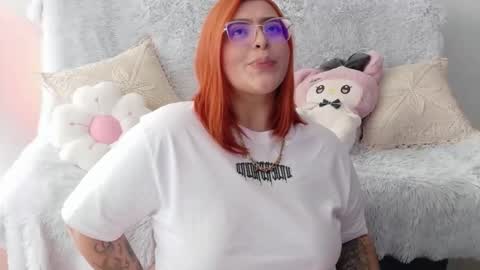 missevans_ online show from April 14, 8:31 pm