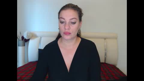 Khloe online show from December 1, 10:52 am