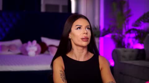 misskiarra online show from September 18, 4:55 am