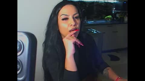 misslily08 online show from March 4, 10:05 pm