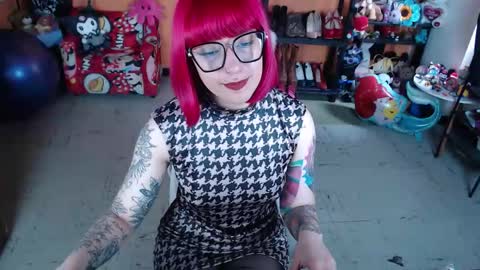 Miss Mia online show from November 28, 1:25 pm