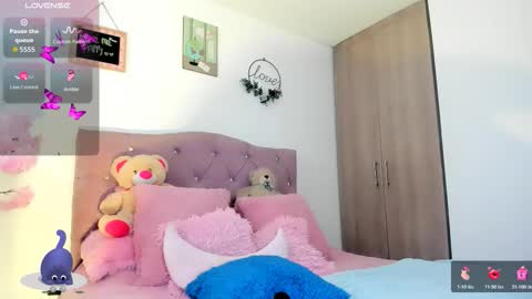 ... Independent model online show from February 3, 11:07 pm