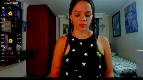 missvalery1 online show from April 23, 2:52 am