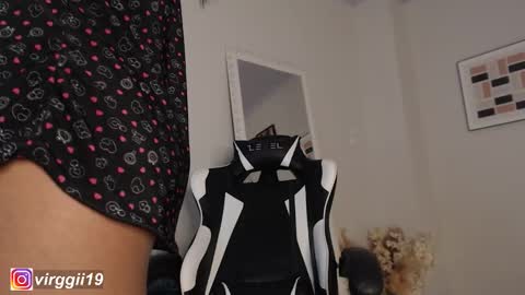 missvirggii online show from September 12, 10:17 pm