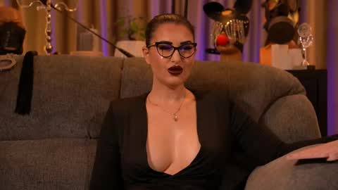 Mistress Kelly online show from November 14, 1:27 am