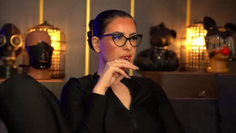 Mistress Kelly online show from March 27, 9:15 pm