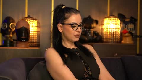 Mistress Kelly online show from April 18, 7:58 pm