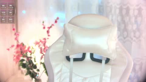 Misty online show from December 4, 10:24 am