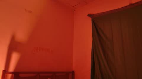 MoonLipson online show from March 26, 4:58 am