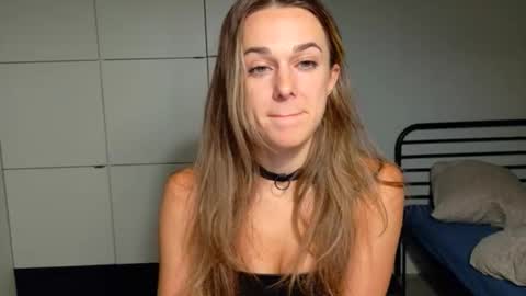 mmminnie online show from November 18, 7:04 pm