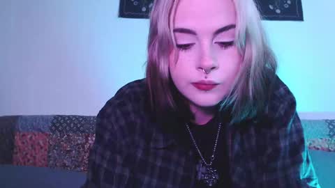 Molly Crow online show from February 6, 7:24 am