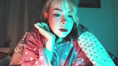 Molly Crow online show from December 29, 10:47 pm