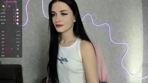 Molly - online show from October 18, 6:49 am