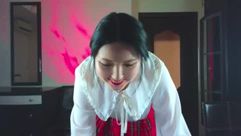 molly_millerr online show from February 27, 8:31 pm